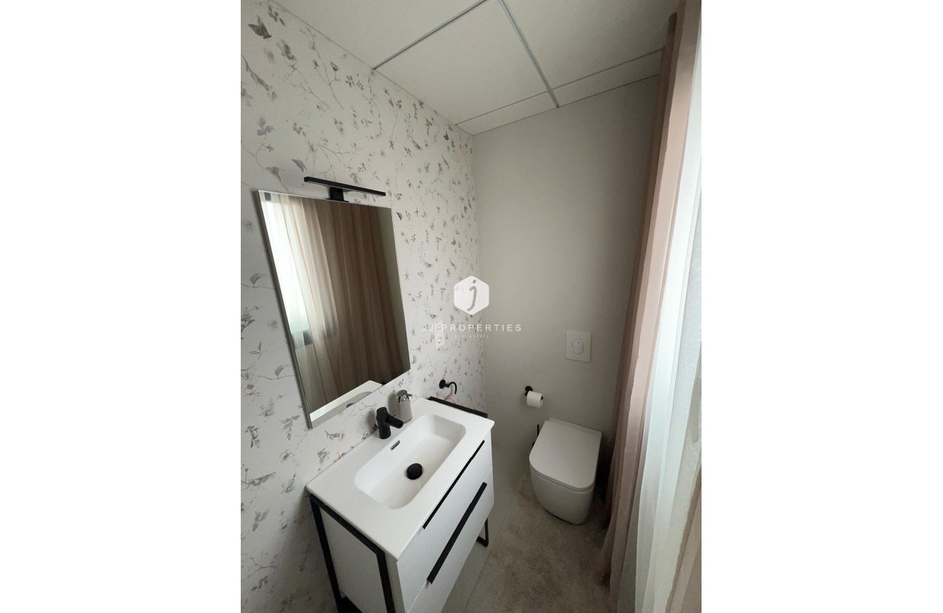 Z drugiej ręki - Villa -
Benijofar