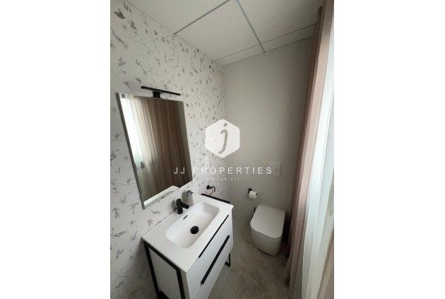 Z drugiej ręki - Villa -
Benijofar