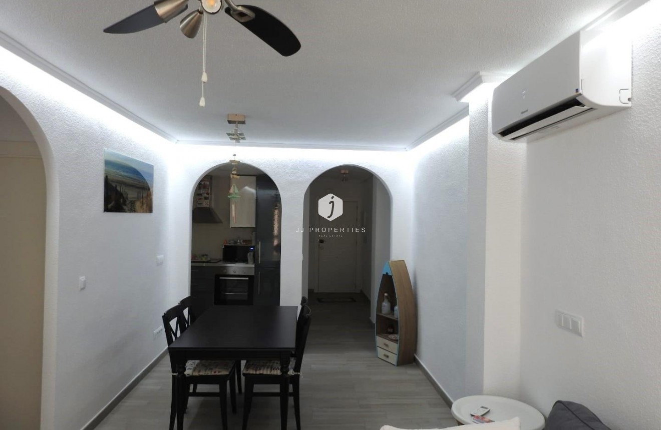 Tweedehands - Appartement / flat -
Torrevieja - Playa del Cura