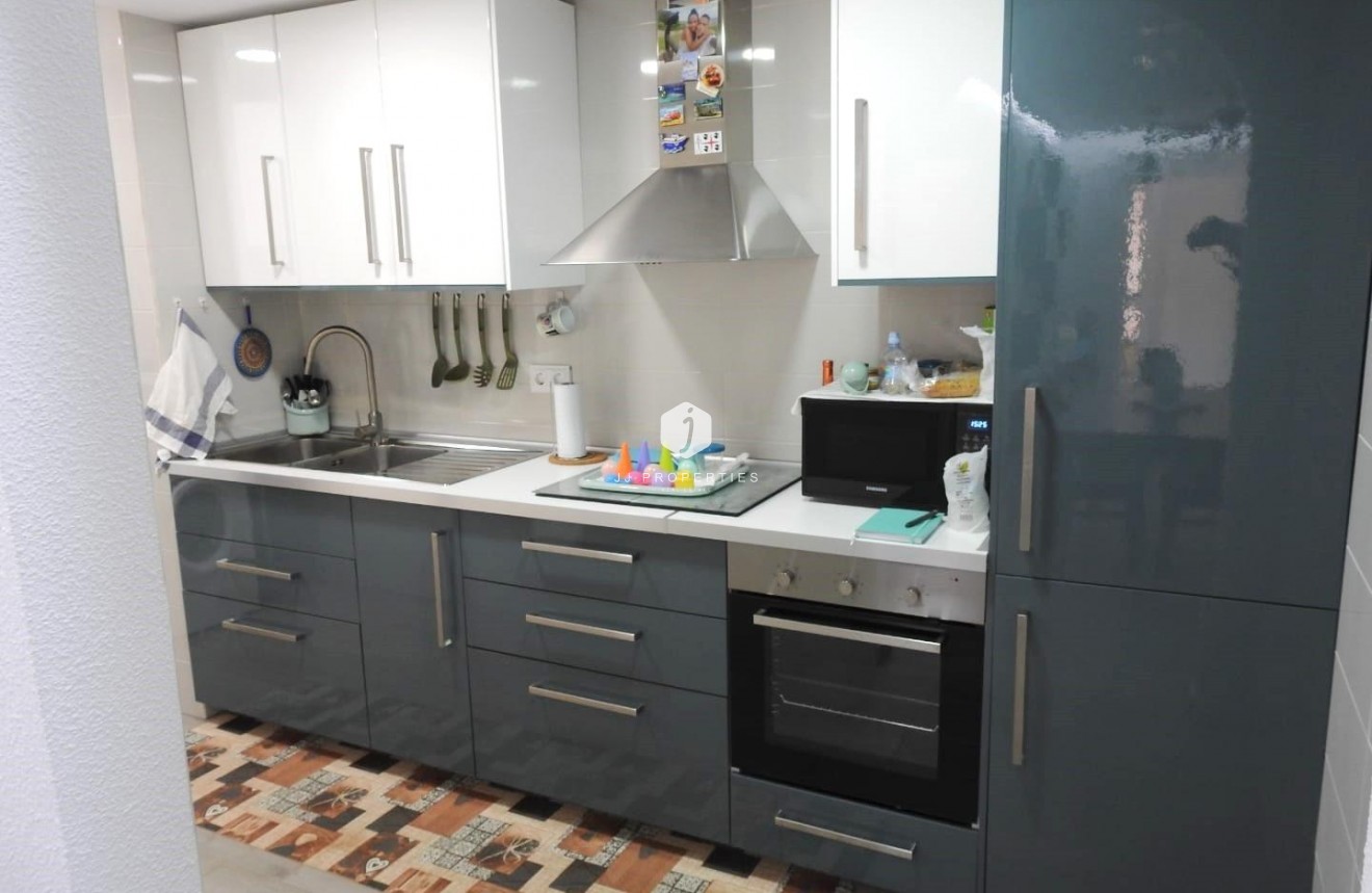 Tweedehands - Appartement / flat -
Torrevieja - Playa del Cura