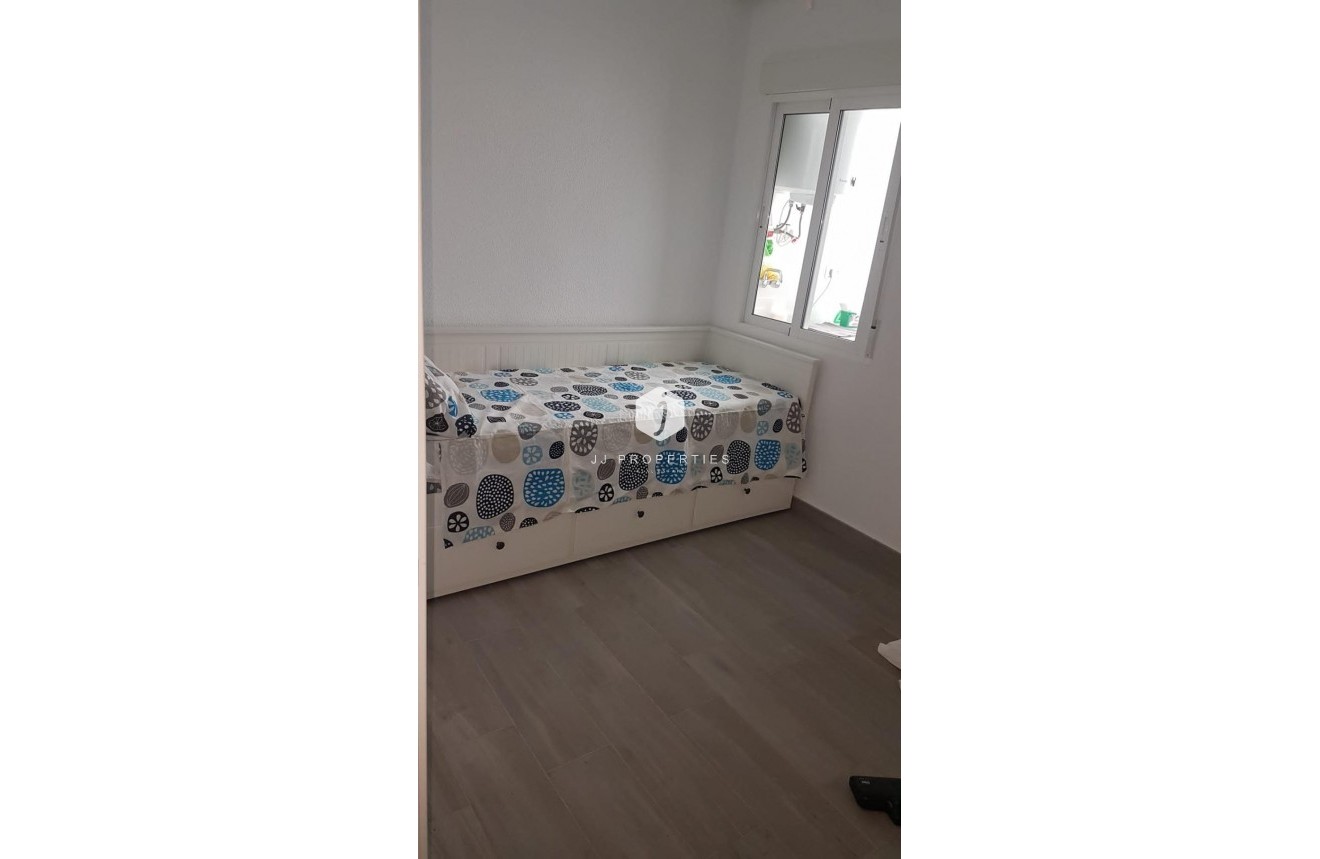 Tweedehands - Appartement / flat -
Torrevieja - Playa del Cura