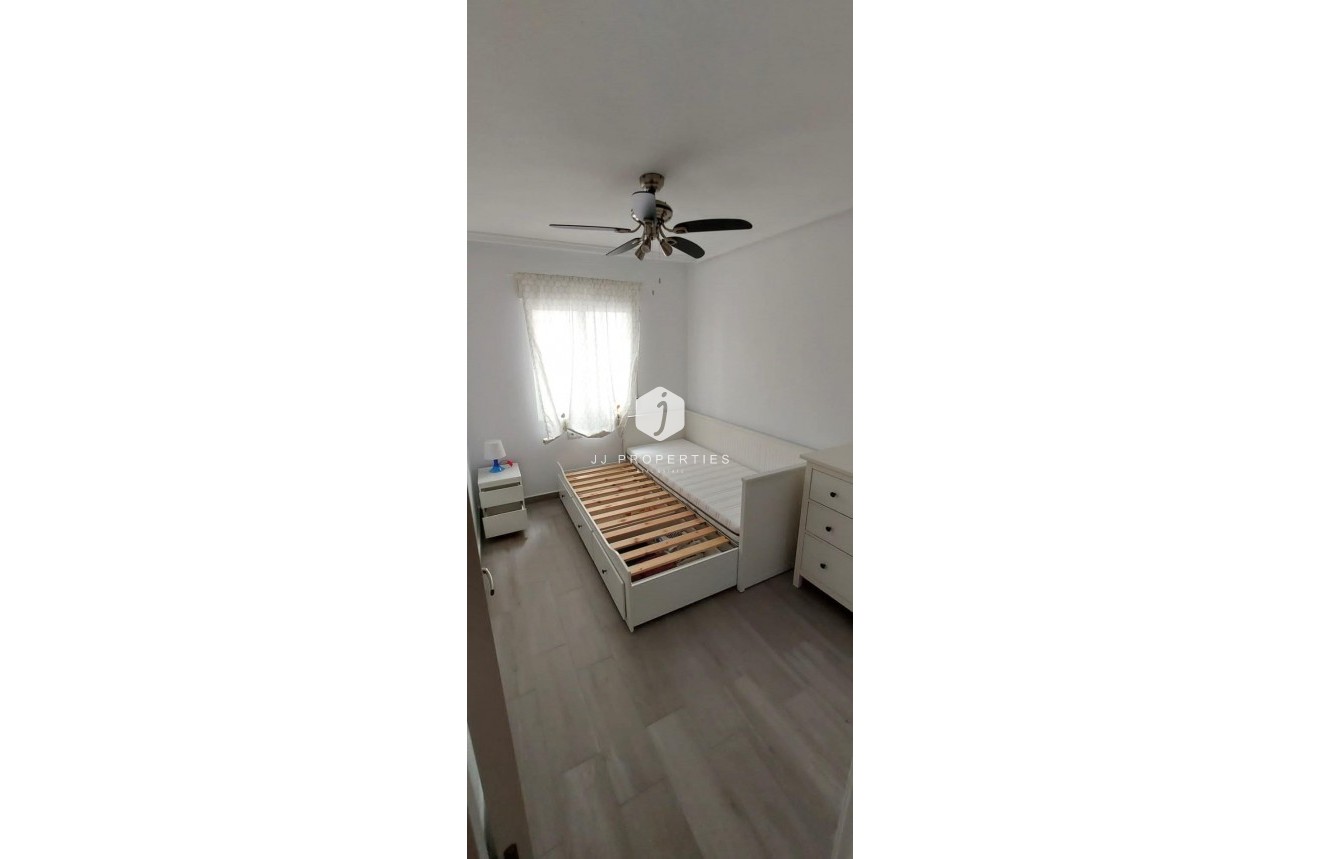Tweedehands - Appartement / flat -
Torrevieja - Playa del Cura