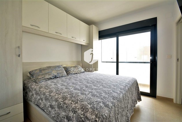 Tweedehands - duplex -
Guardamar del Segura - Costa Blanca