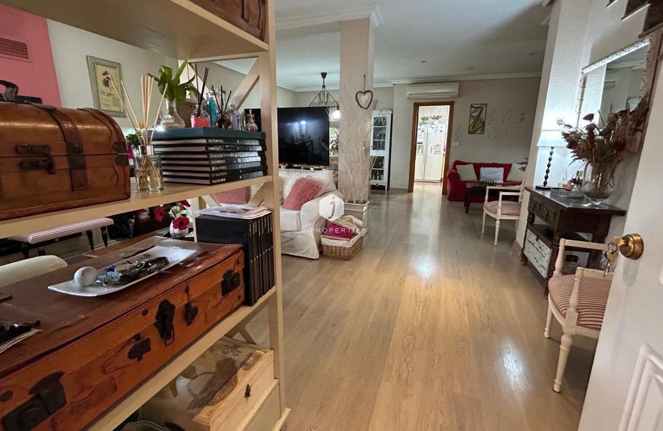 Tweedehands - Villa -
Los Montesinos - Costa Blanca