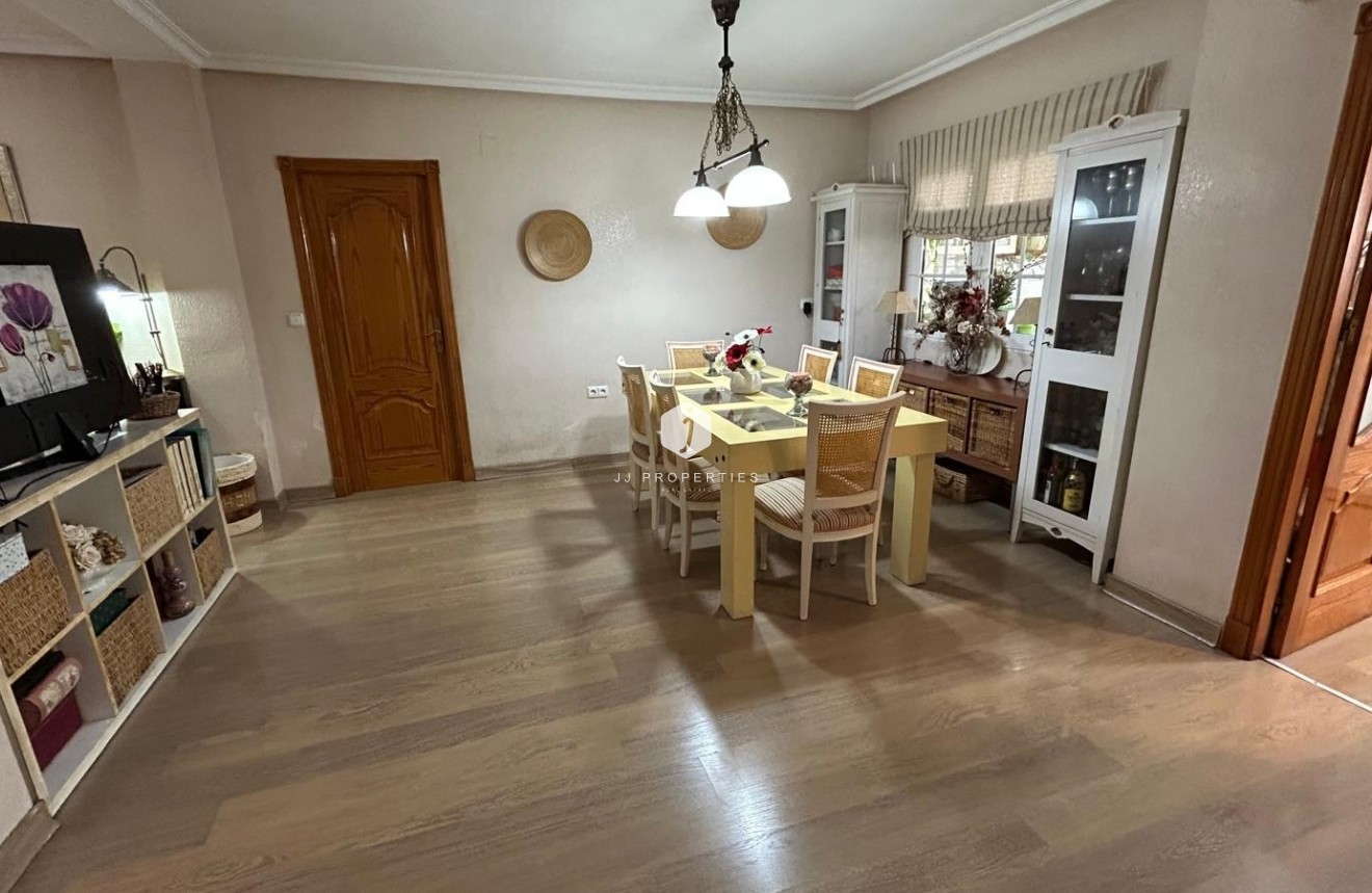 Tweedehands - Villa -
Los Montesinos - Costa Blanca