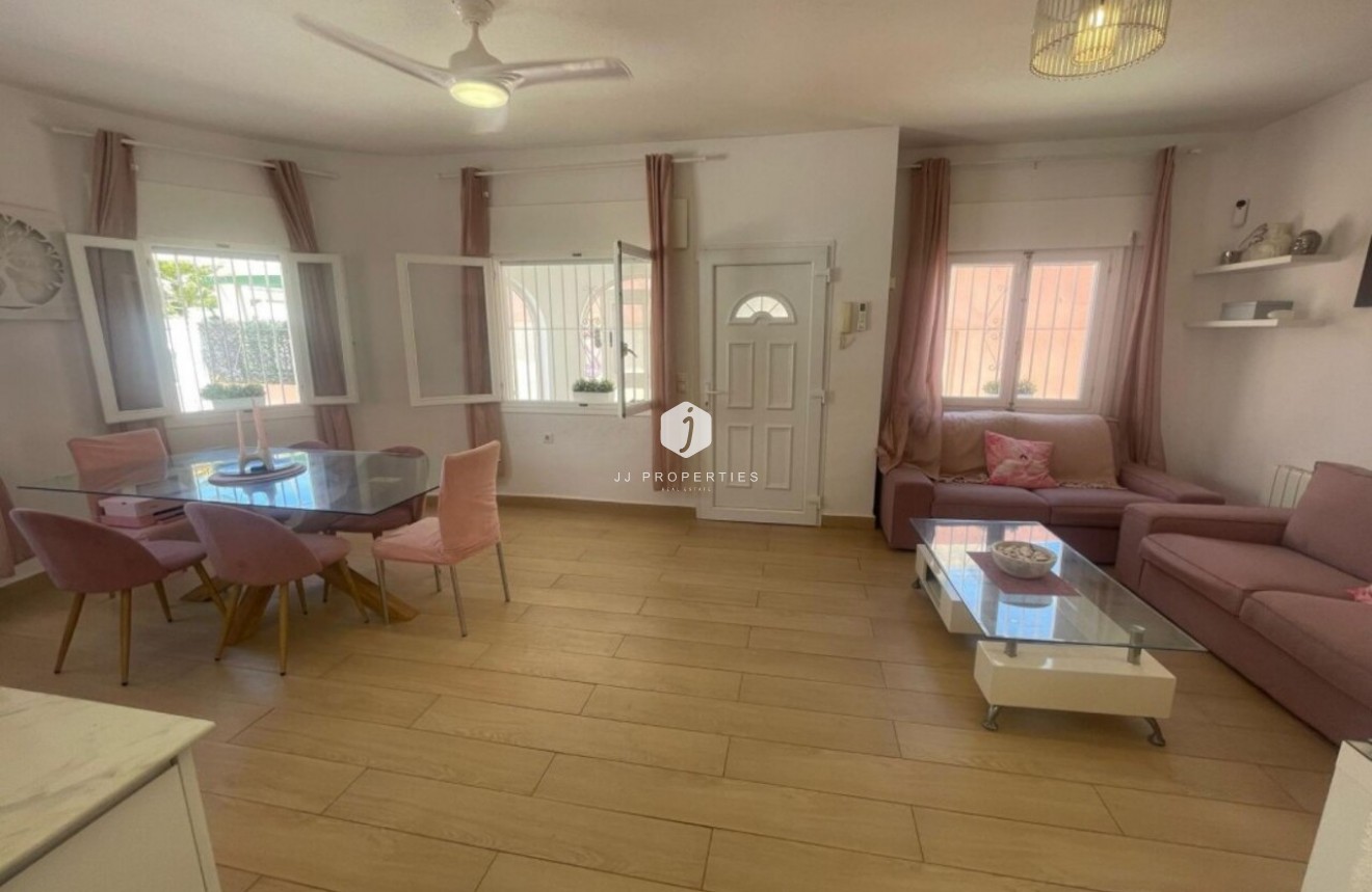 Tweedehands - Villa -
Playa Flamenca - Costa Blanca