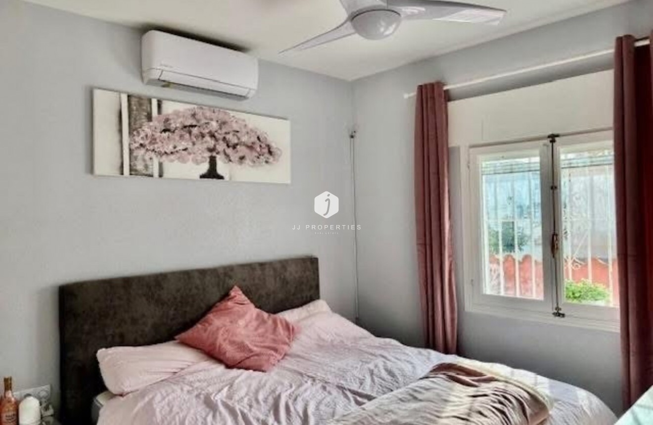 Tweedehands - Villa -
Playa Flamenca - Costa Blanca