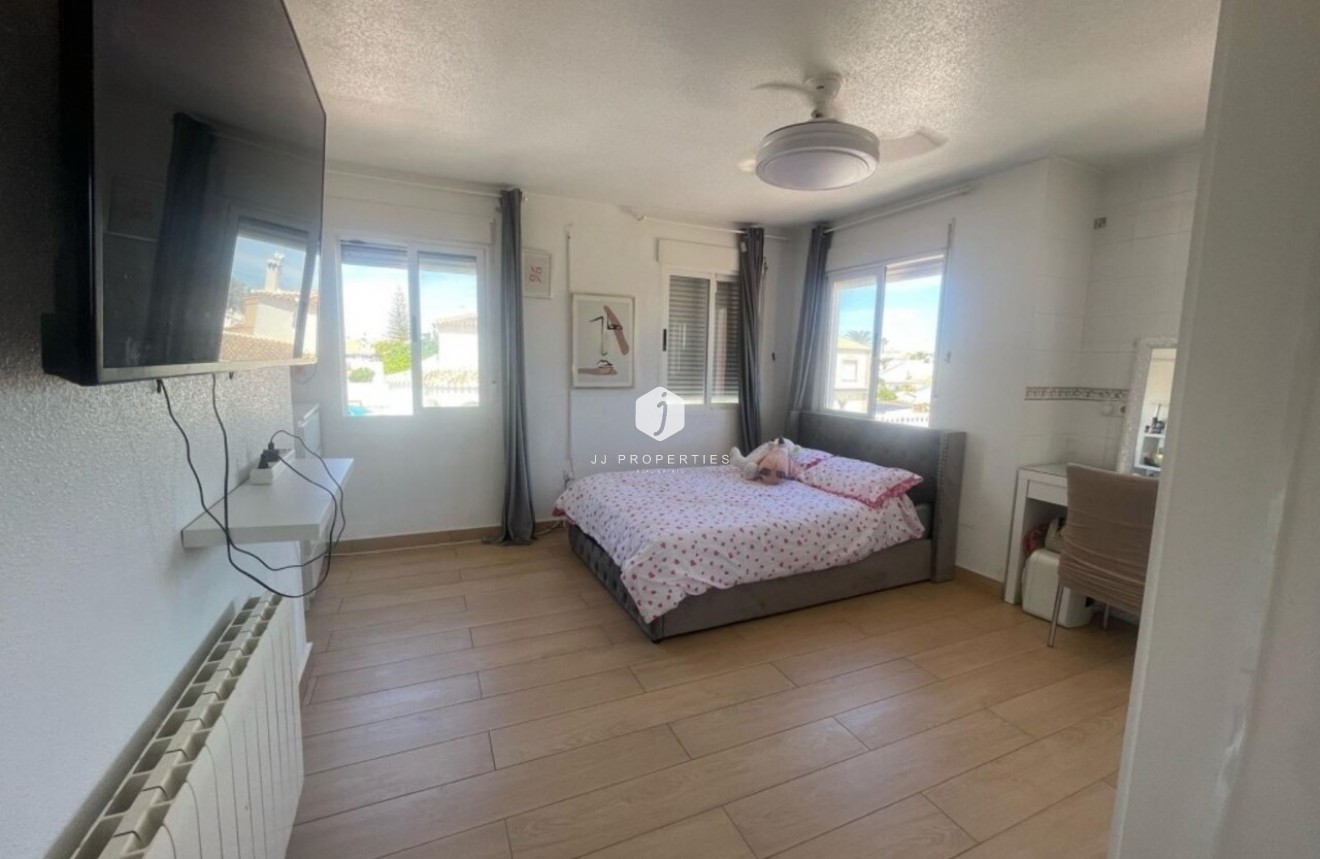 Tweedehands - Villa -
Playa Flamenca - Costa Blanca