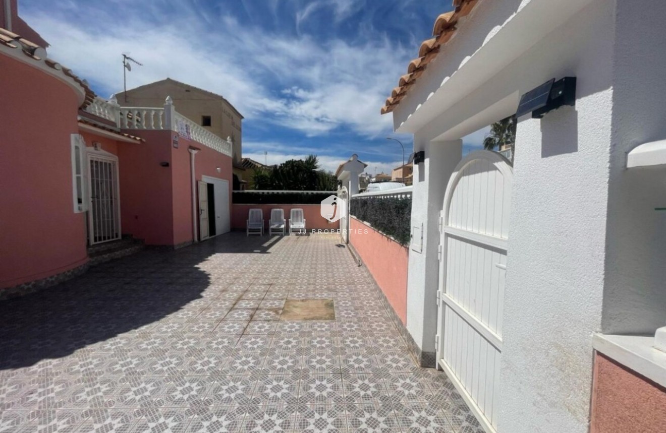 Tweedehands - Villa -
Playa Flamenca - Costa Blanca