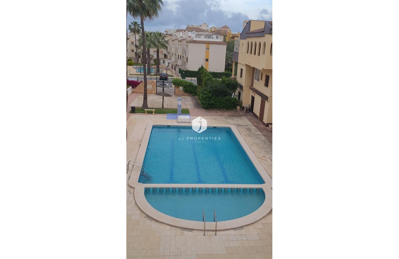 Tweedehands - Appartement / flat -
Torrevieja - Punta prima