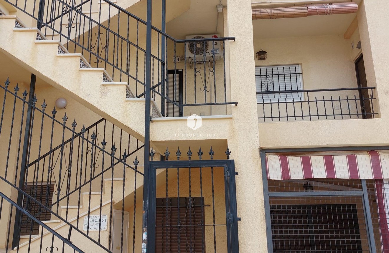 Tweedehands - Appartement / flat -
Torrevieja - Punta prima
