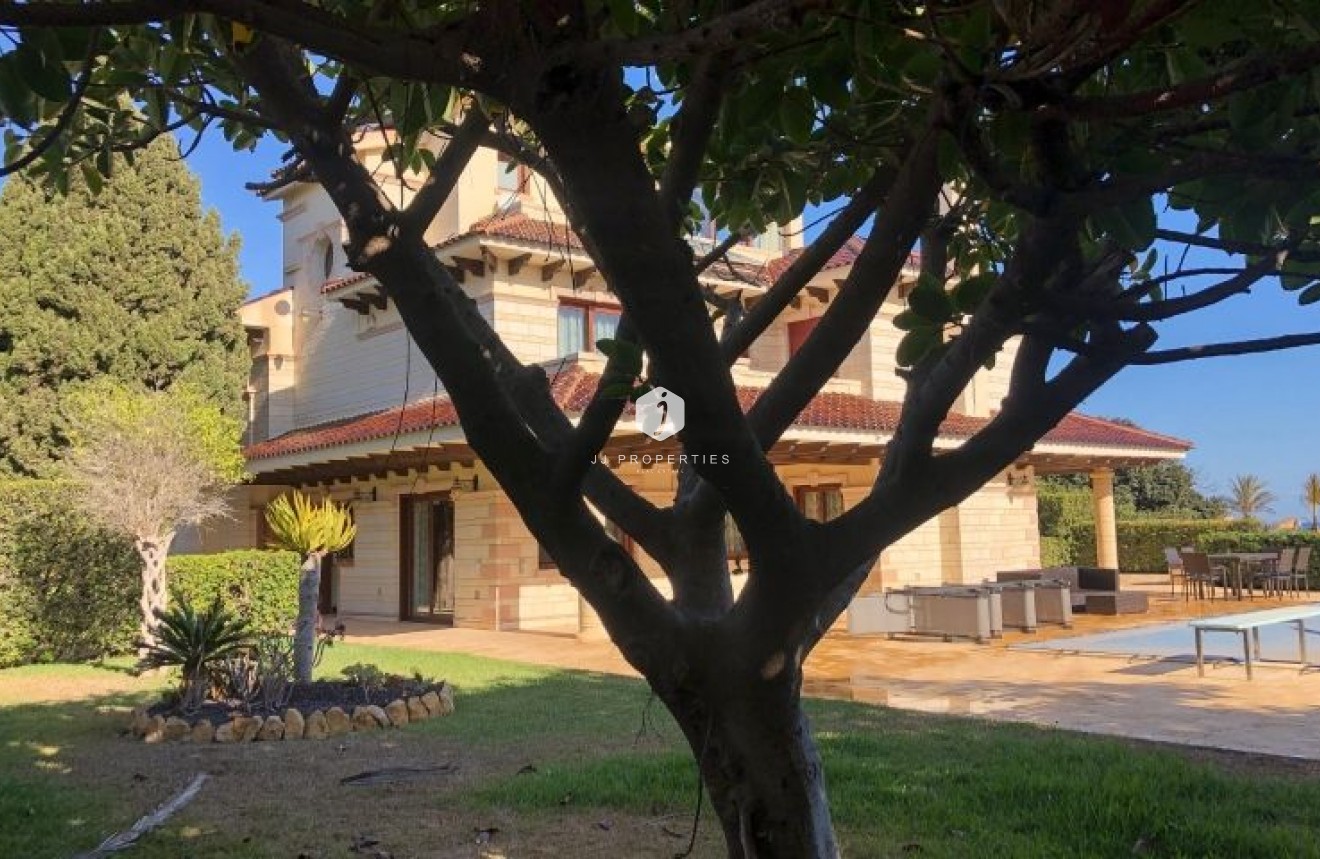 Tweedehands - Villa -
Orihuela Costa - Costa Blanca