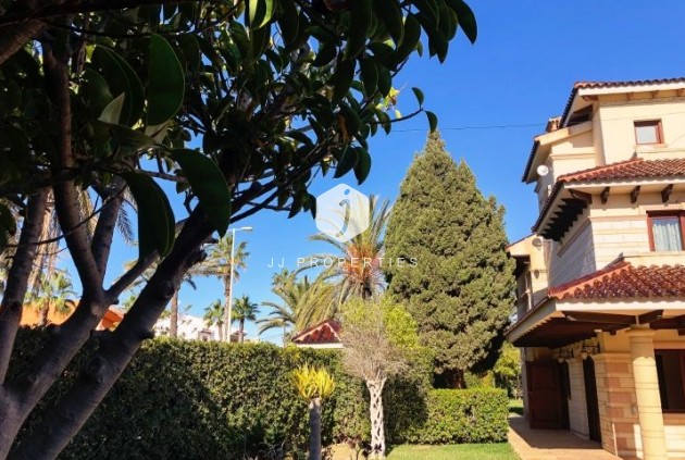 Tweedehands - Villa -
Orihuela Costa - Costa Blanca