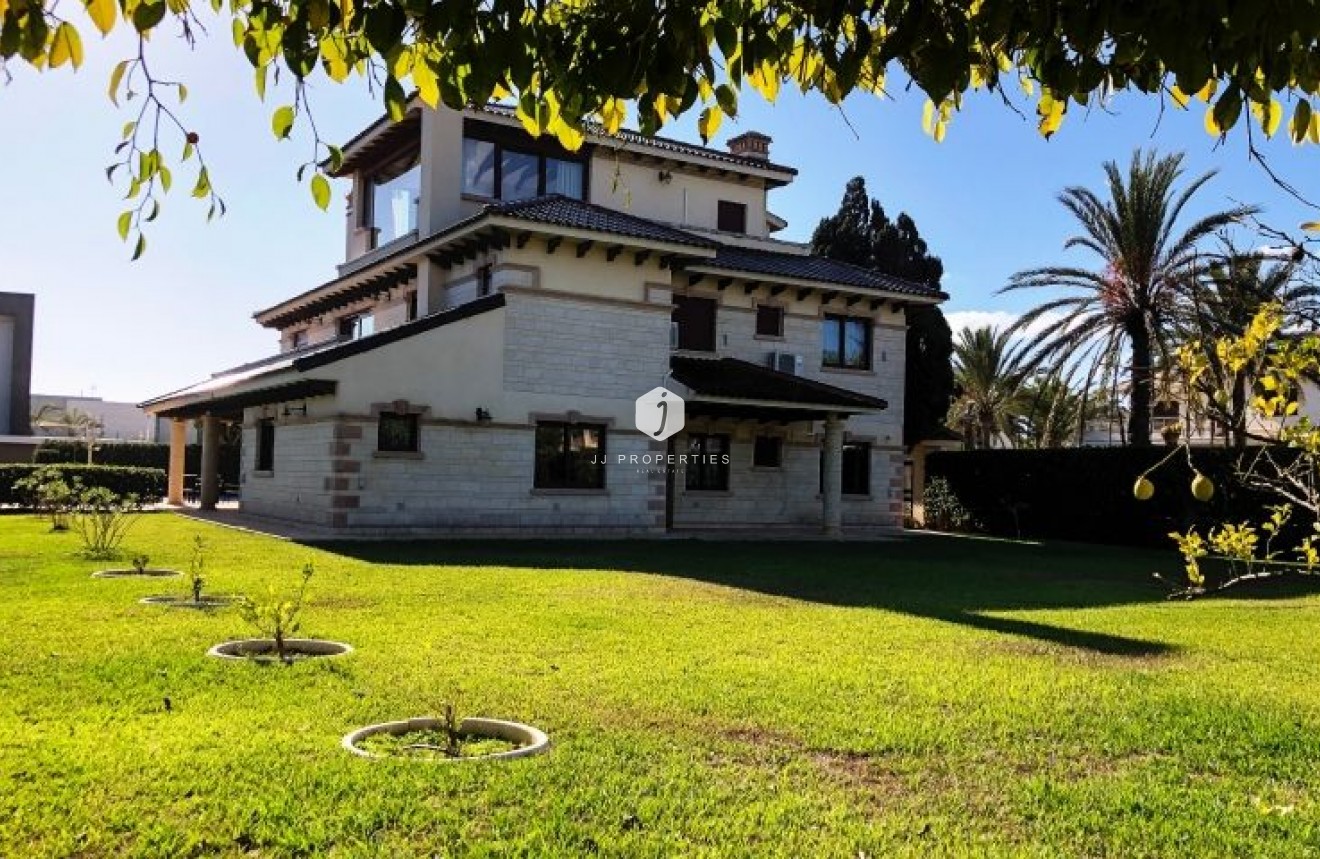 Tweedehands - Villa -
Orihuela Costa - Costa Blanca