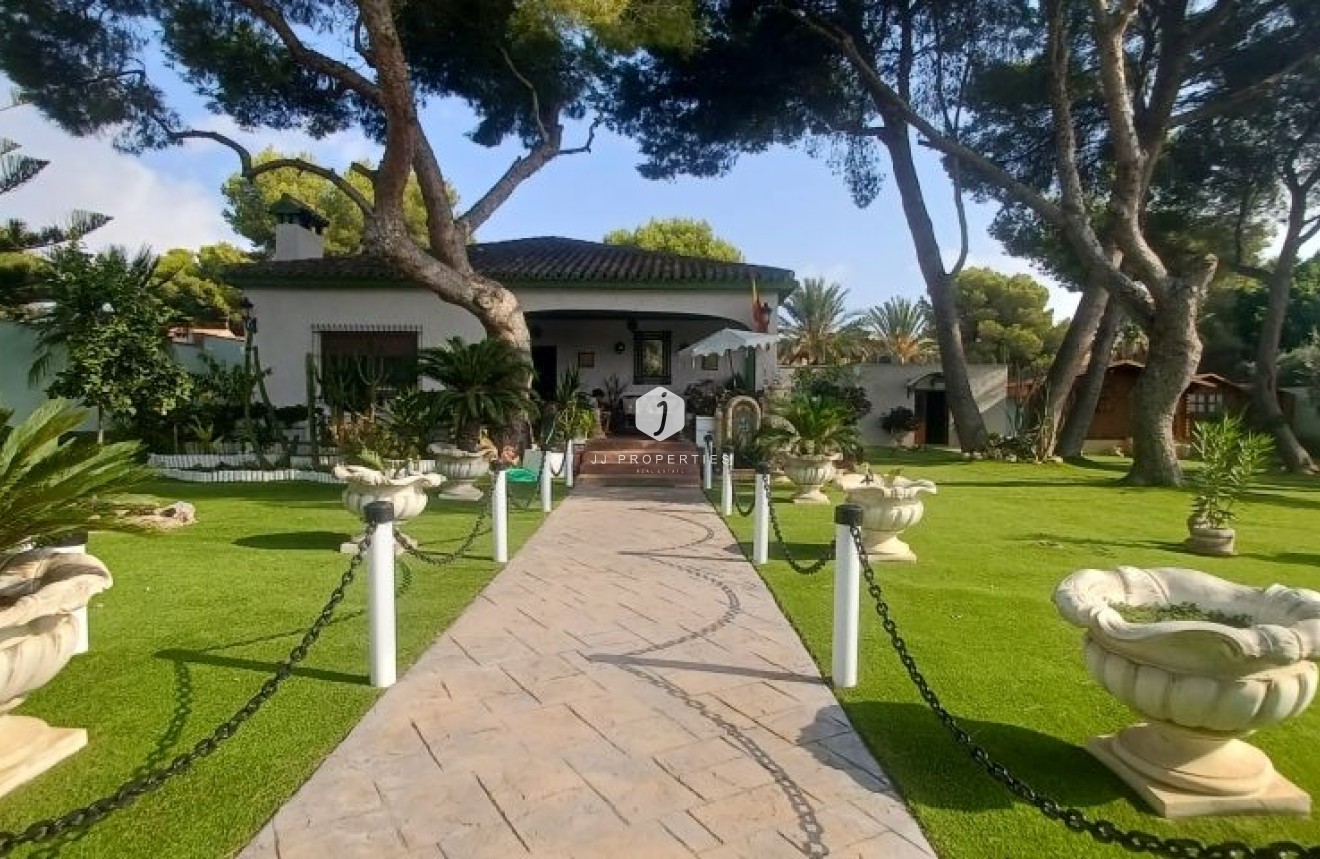 Tweedehands - Villa -
Orihuela Costa - Costa Blanca
