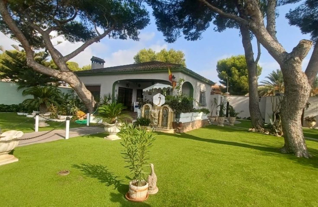 Tweedehands - Villa -
Orihuela Costa - Costa Blanca