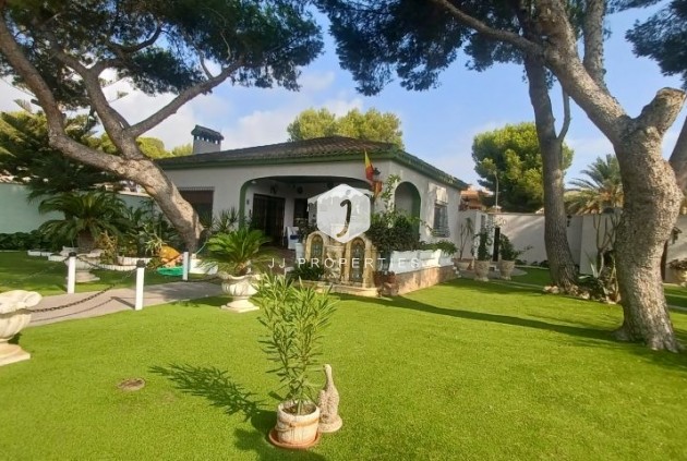 Tweedehands - Villa -
Orihuela Costa - Costa Blanca