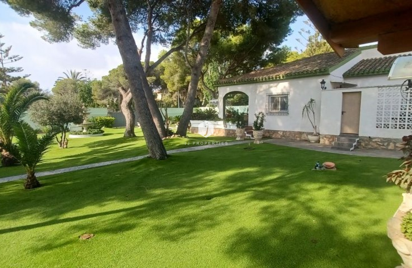 Tweedehands - Villa -
Orihuela Costa - Costa Blanca