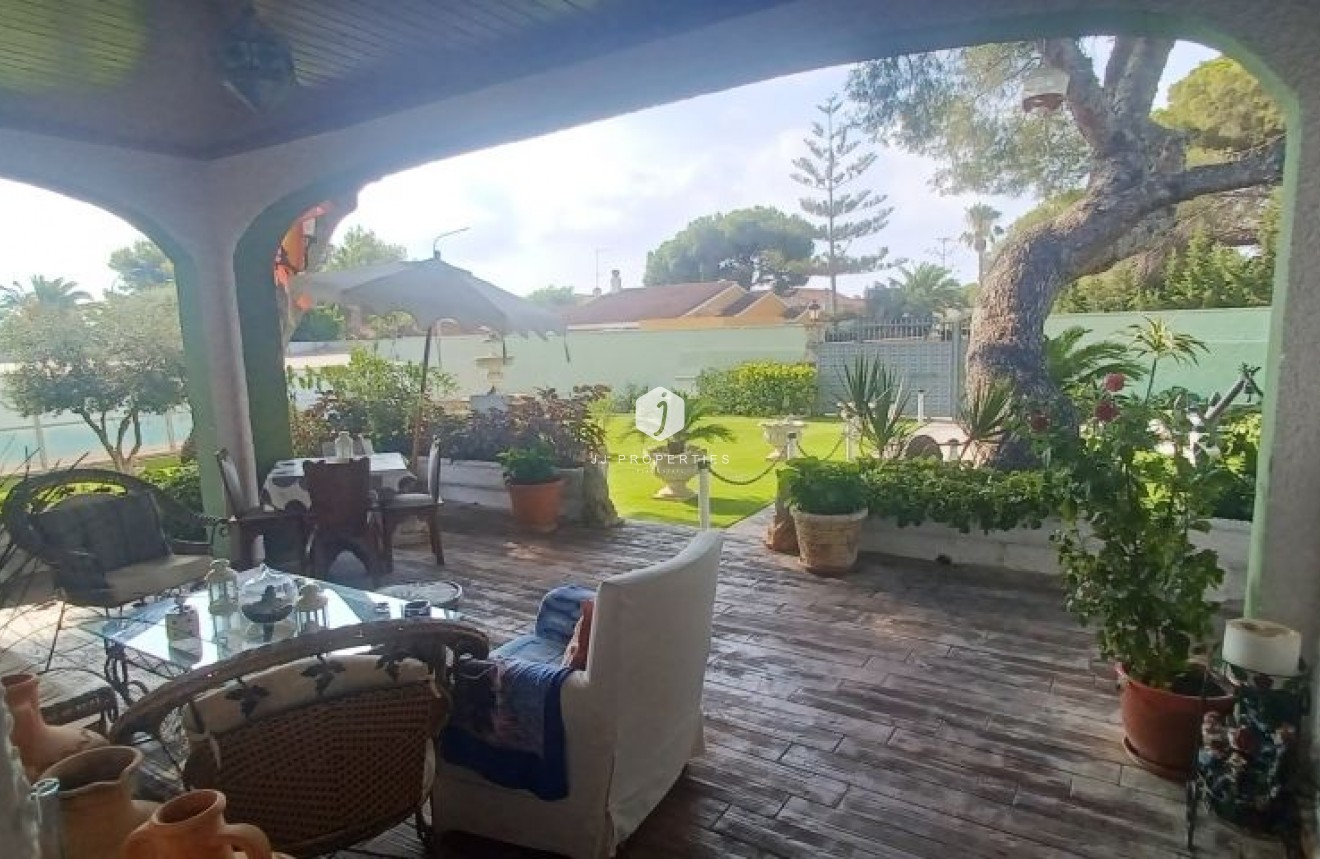 Tweedehands - Villa -
Orihuela Costa - Costa Blanca