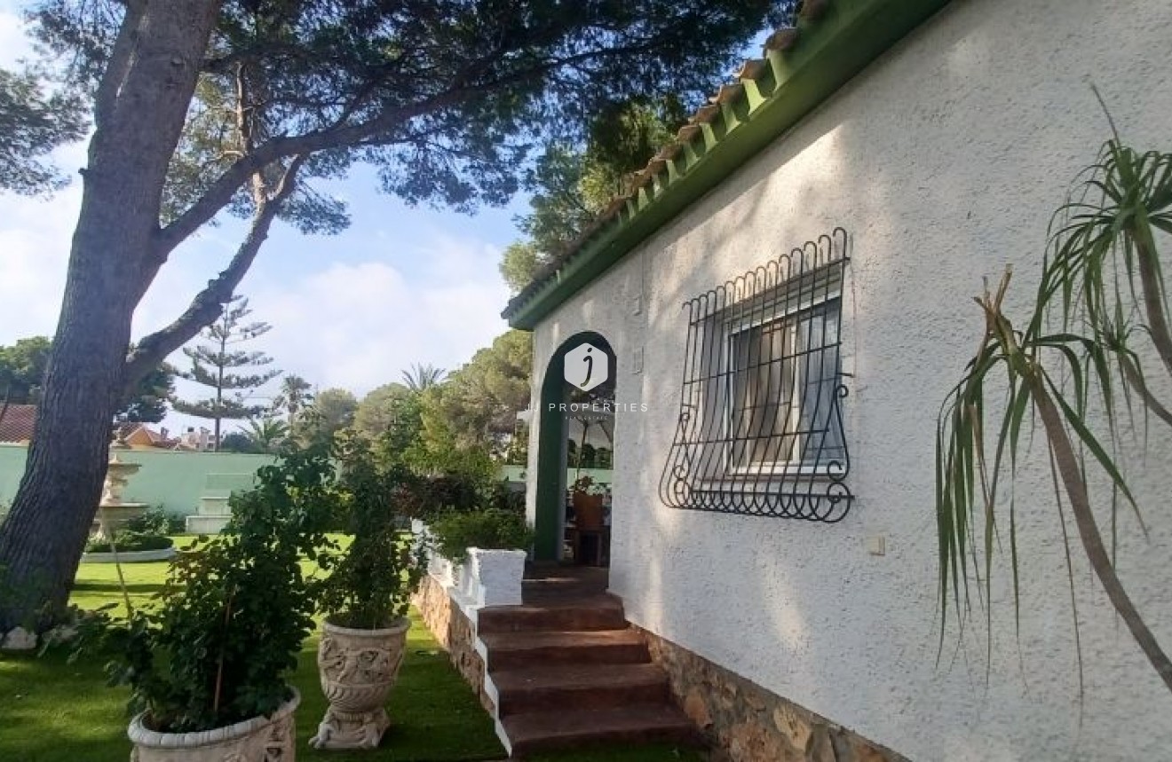 Tweedehands - Villa -
Orihuela Costa - Costa Blanca