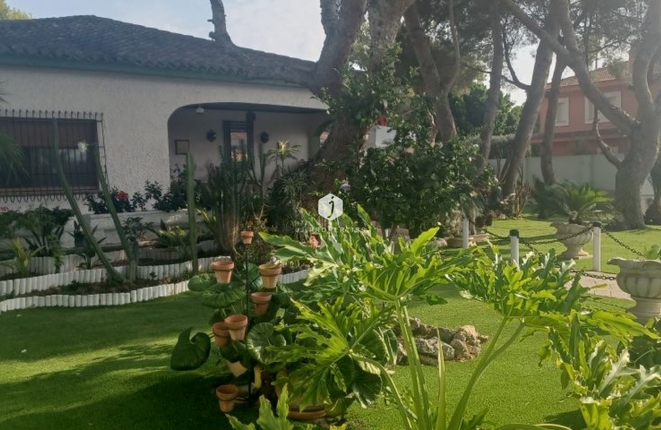 Tweedehands - Villa -
Orihuela Costa - Costa Blanca