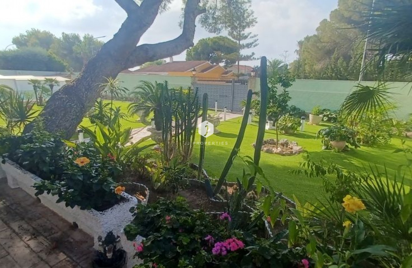 Tweedehands - Villa -
Orihuela Costa - Costa Blanca