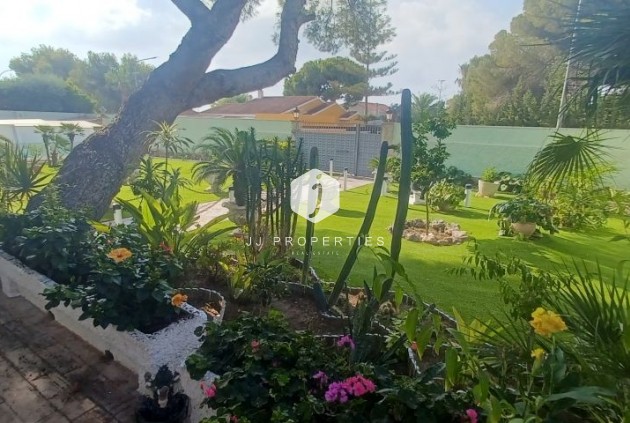 Tweedehands - Villa -
Orihuela Costa - Costa Blanca