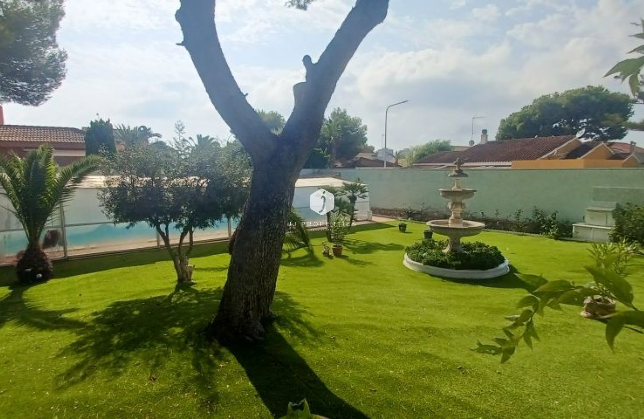 Tweedehands - Villa -
Orihuela Costa - Costa Blanca