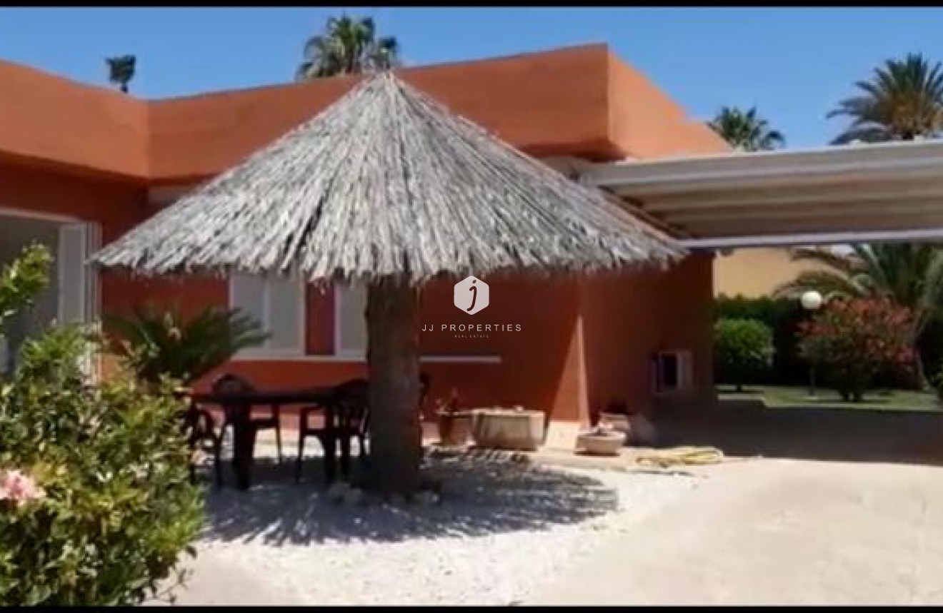 Tweedehands - Villa -
Torrevieja - Costa Blanca