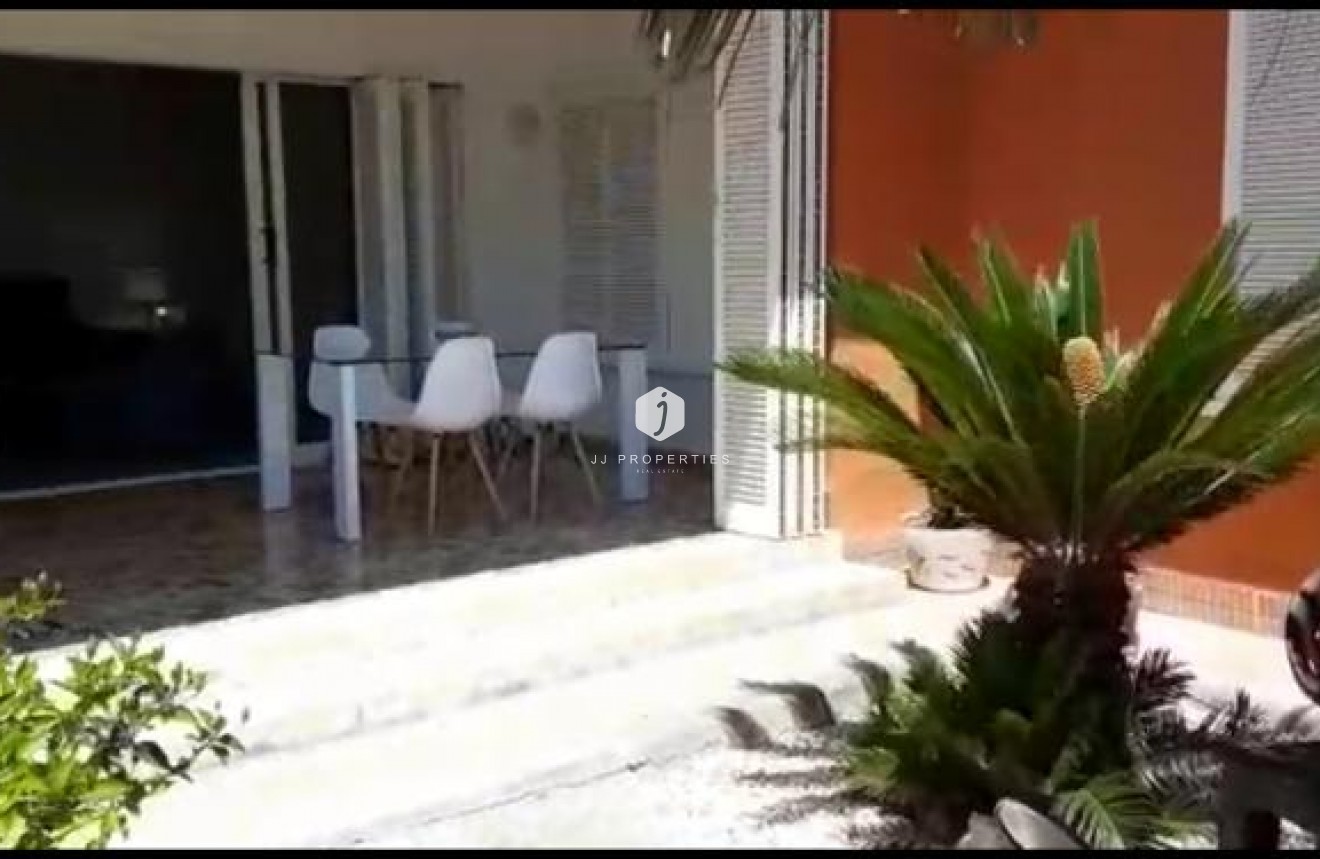 Tweedehands - Villa -
Torrevieja - Costa Blanca