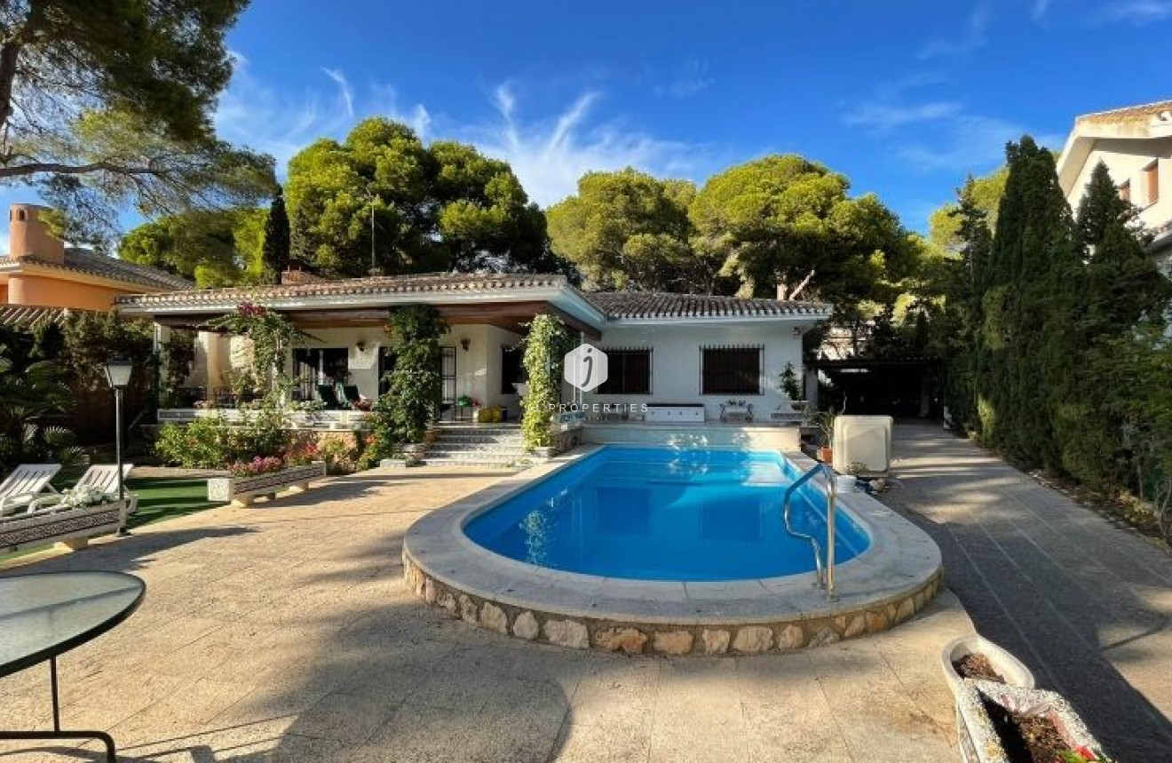 Tweedehands - Villa -
Campoamor - Costa Blanca