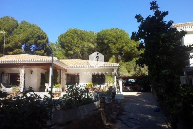 Tweedehands - Villa -
Campoamor - Costa Blanca