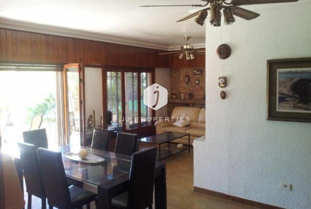 Tweedehands - Villa -
Campoamor - Costa Blanca