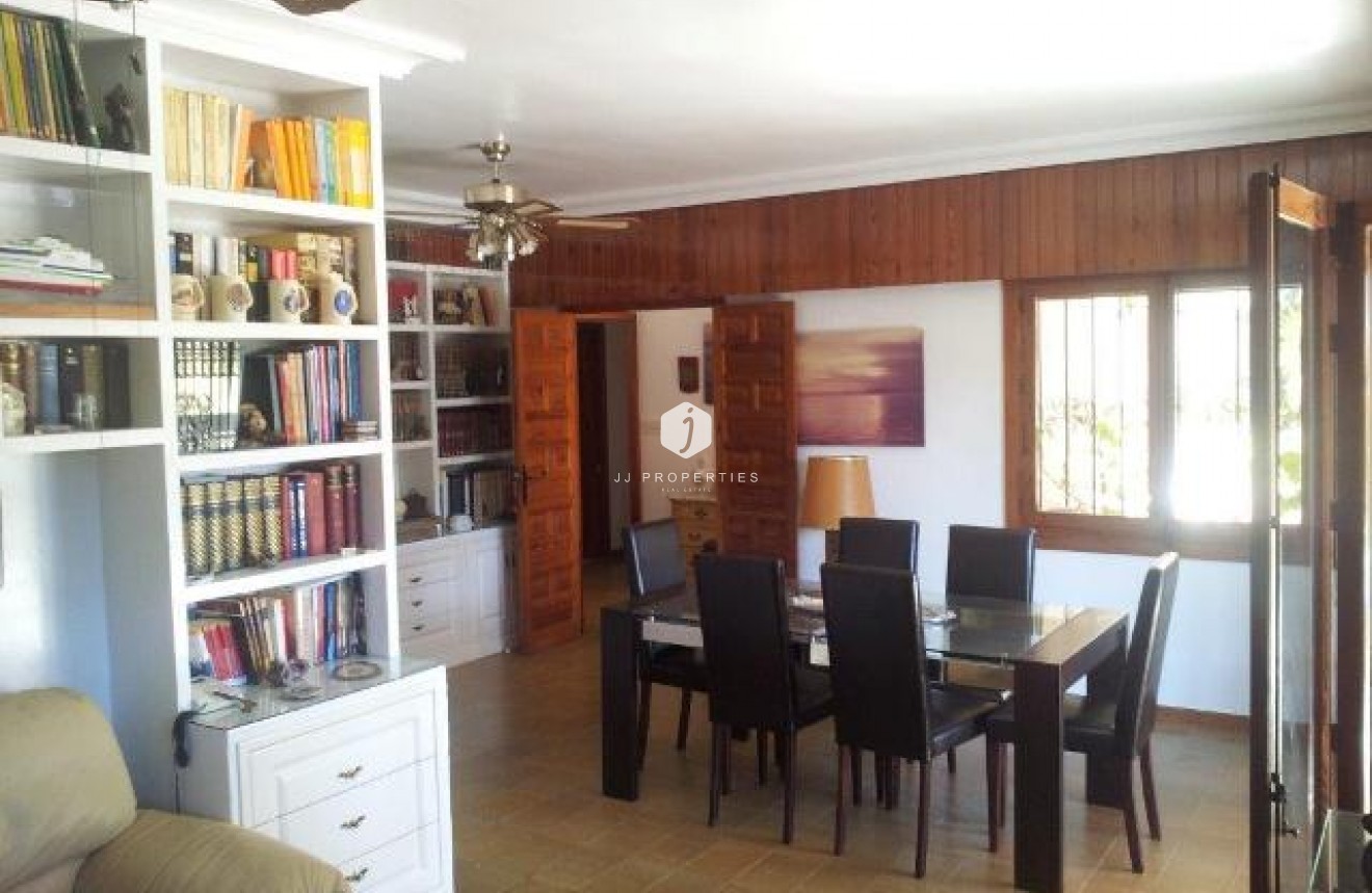 Tweedehands - Villa -
Campoamor - Costa Blanca