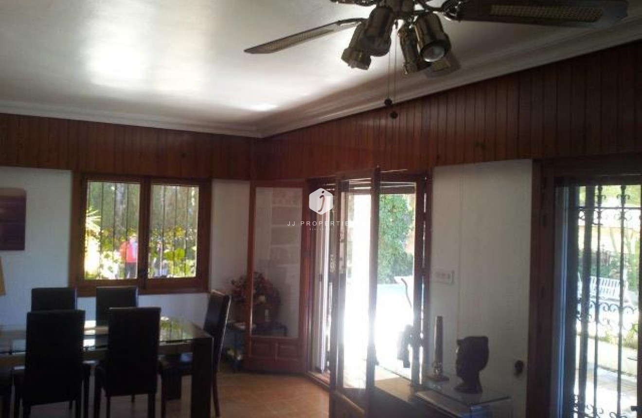 Tweedehands - Villa -
Campoamor - Costa Blanca