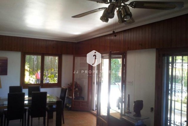 Tweedehands - Villa -
Campoamor - Costa Blanca