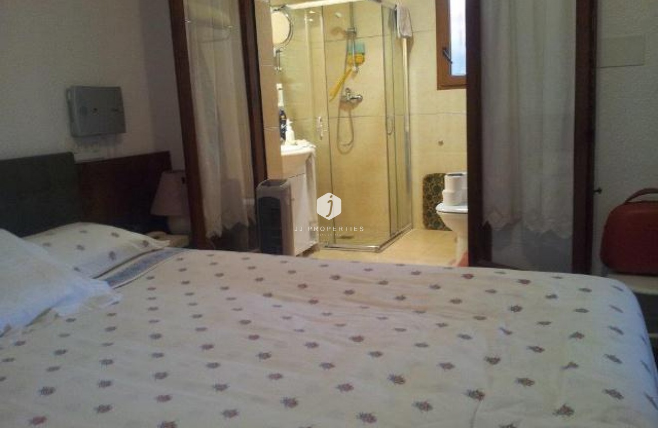 Tweedehands - Villa -
Campoamor - Costa Blanca