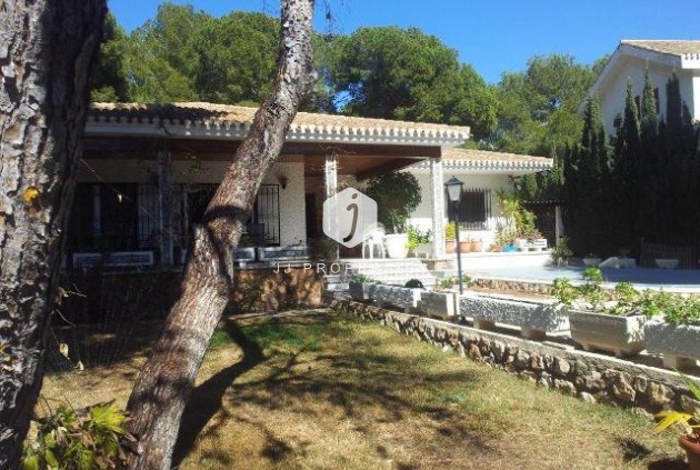 Tweedehands - Villa -
Campoamor - Costa Blanca