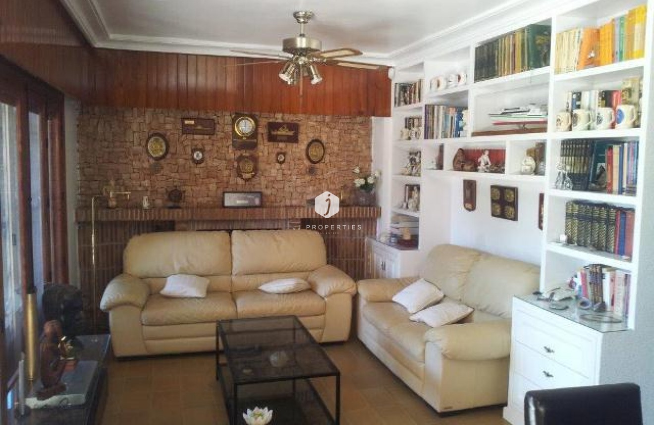 Tweedehands - Villa -
Campoamor - Costa Blanca