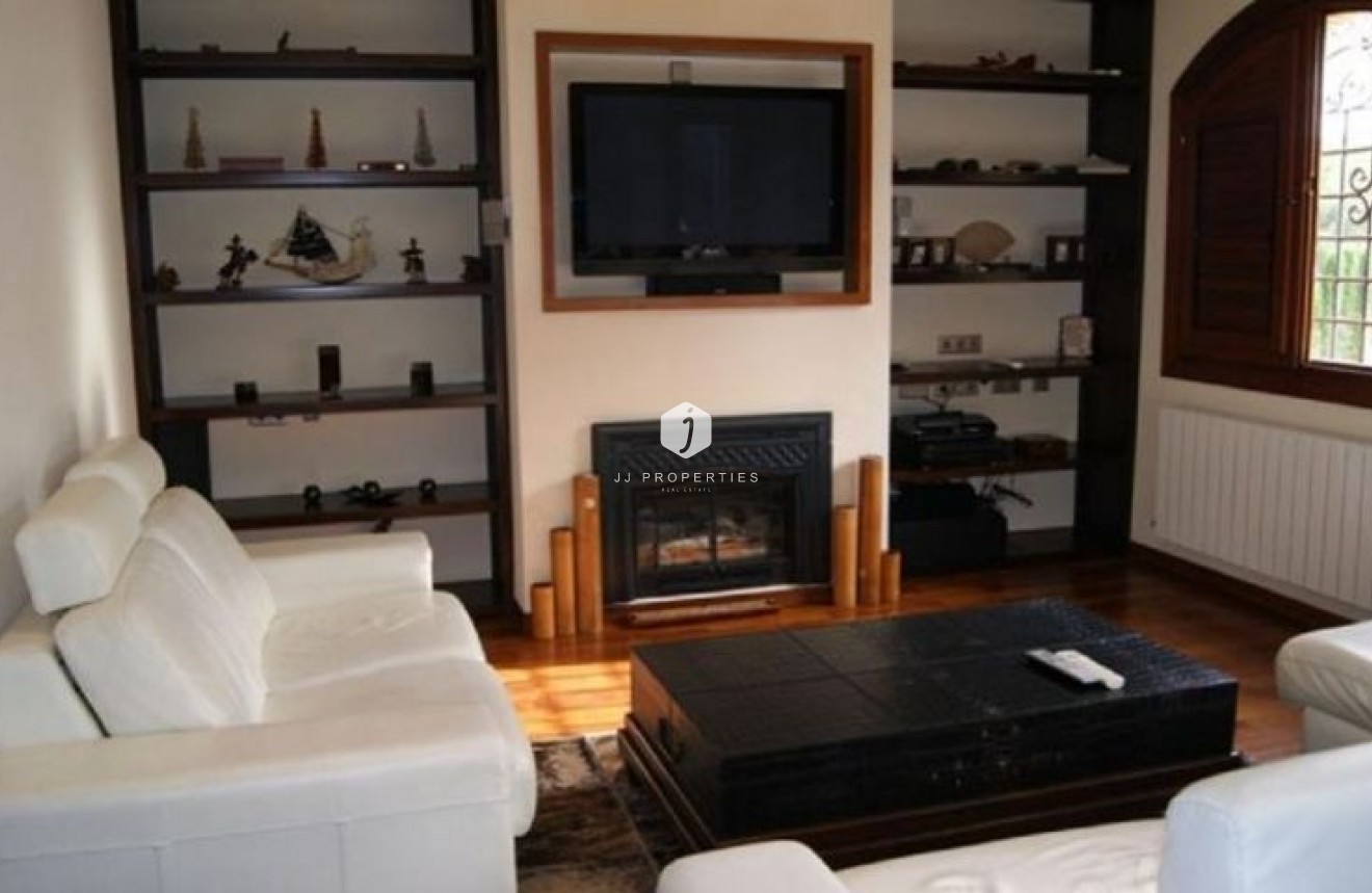 Tweedehands - Villa -
Campoamor - Costa Blanca