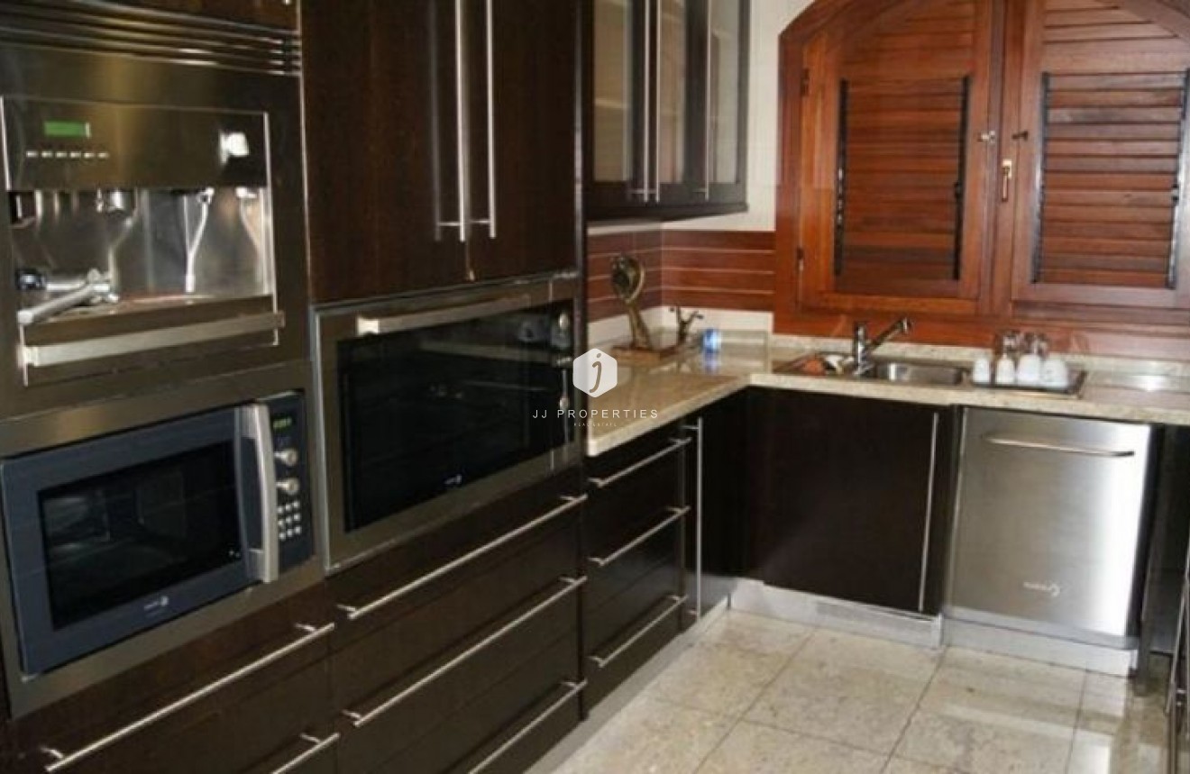 Tweedehands - Villa -
Campoamor - Costa Blanca