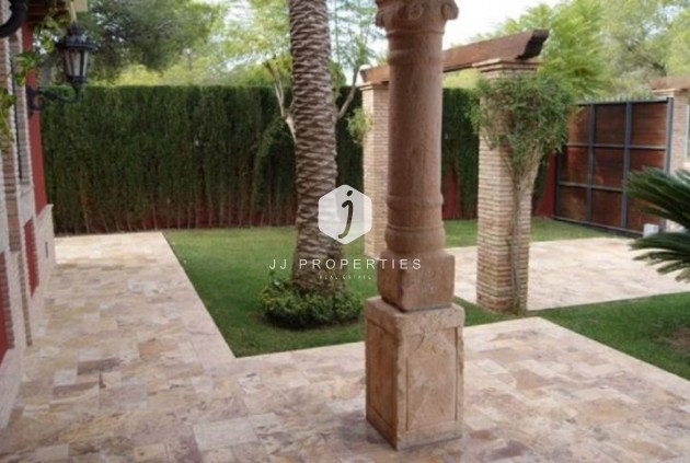 Tweedehands - Villa -
Campoamor - Costa Blanca