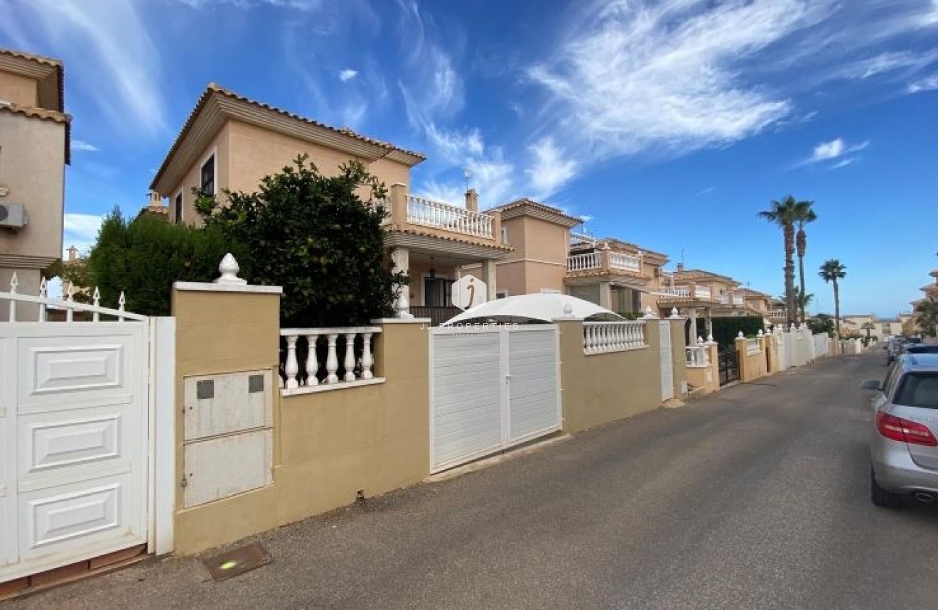 Tweedehands - Villa -
Orihuela Costa - Costa Blanca