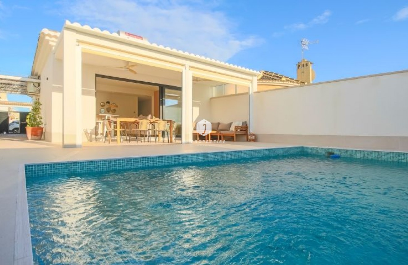 Tweedehands - Villa -
Torrevieja - Costa Blanca