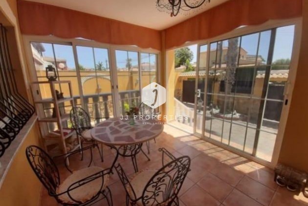 Tweedehands - Villa -
Torrevieja - aguas nuevas