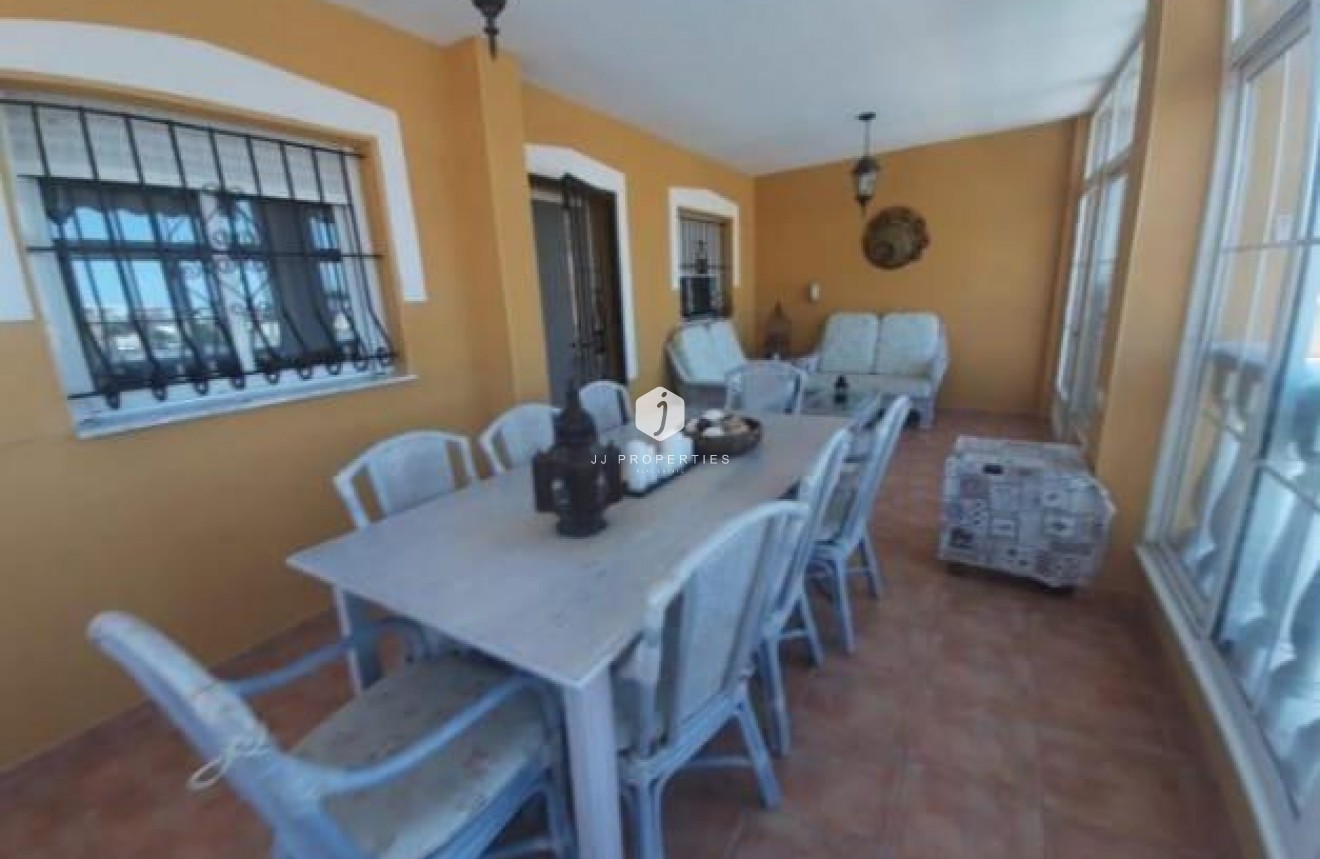 Tweedehands - Villa -
Torrevieja - aguas nuevas