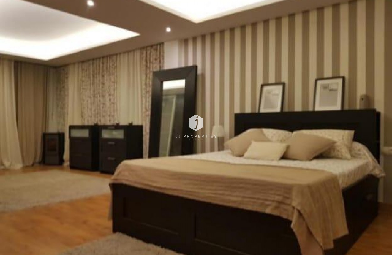 Tweedehands - Villa -
Torrevieja - aguas nuevas