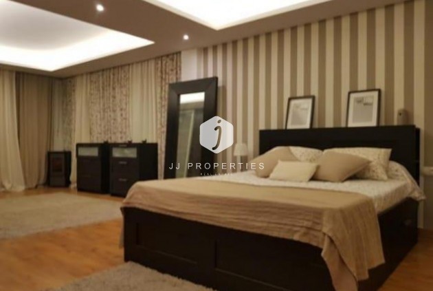 Tweedehands - Villa -
Torrevieja - aguas nuevas