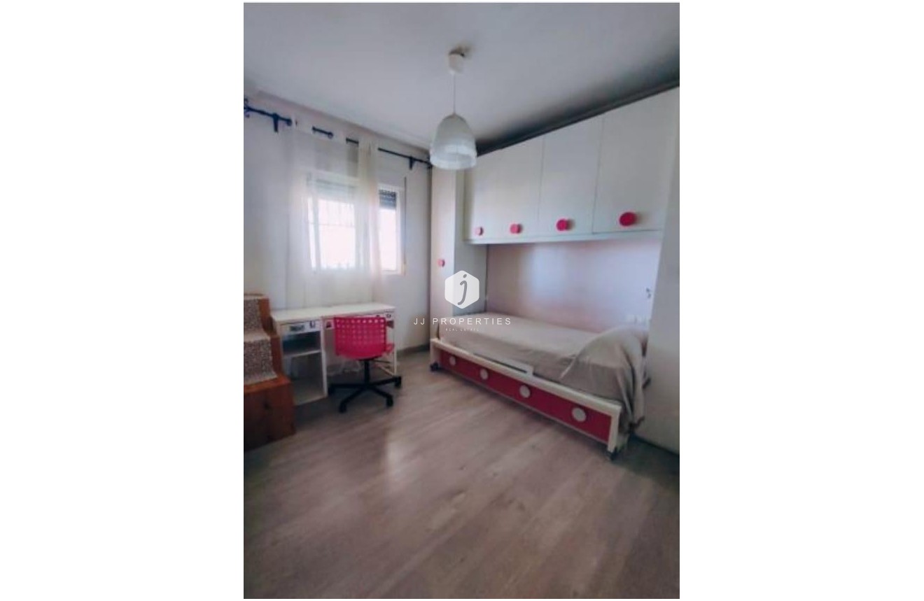 Tweedehands - Villa -
Torrevieja - aguas nuevas