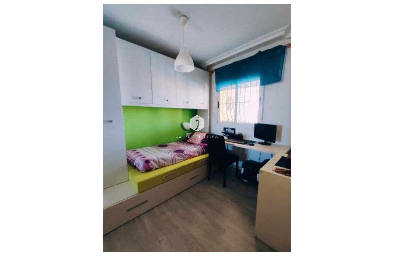 Tweedehands - Villa -
Torrevieja - aguas nuevas